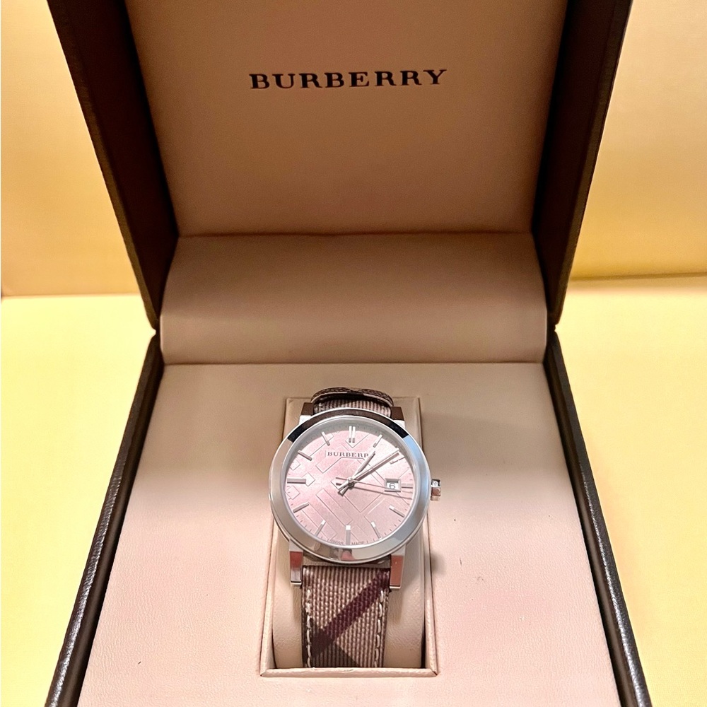 Burberry “The City” Quartz Women’s Wrist Watch
